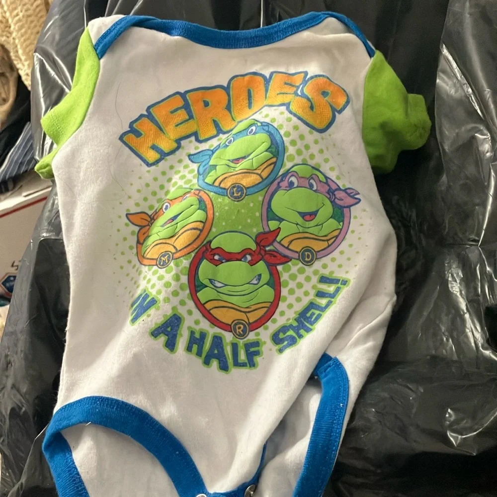 FINAL MARKDOWN Nickelodeon tmnj infant one piece 6-9 months   ZZ25